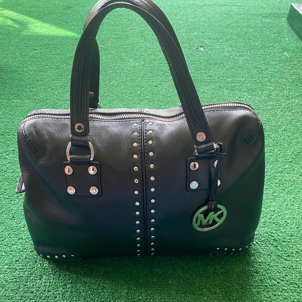 🎉🎉🎉HOST PICK 🎉🎉Authentic Michael Kors Bag | Michael Kors Bag | Black Bag | - Picture 1 of 16